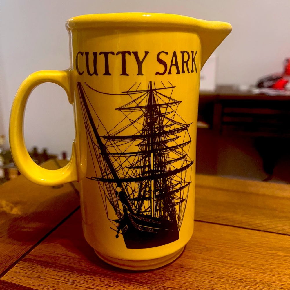 CUTTY SARK whisky yellow pitcher, ceramic bar ware